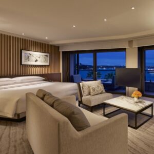 Hotel Waterfront-Inspired Furniture Assortment (Guestroom Sofas + Outdoor Lounge Sets + Dining Configurations) – SASO-Approved for Saudi Luxury Hospitality Developments